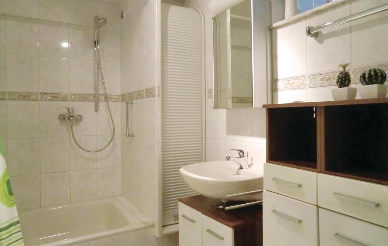 Amazing Apartment In Karlshausen With Kitchen Ngoại thất bức ảnh